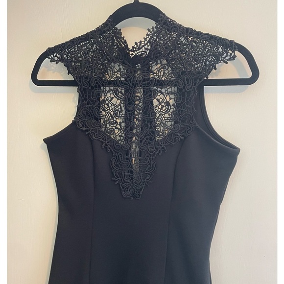 Lulu's High Neck Lace Open Back Mini Dress in Black Size M - Picture 4 of 7